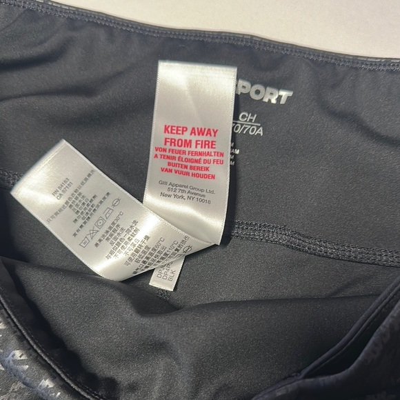 DKNY Black Straight Leg Jeans with Textured Pattern - Picture 7 of 7